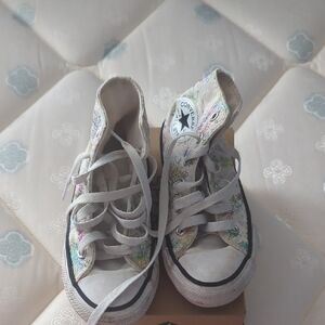 Converse High-Top Sneakers with Multicolor Design size 11